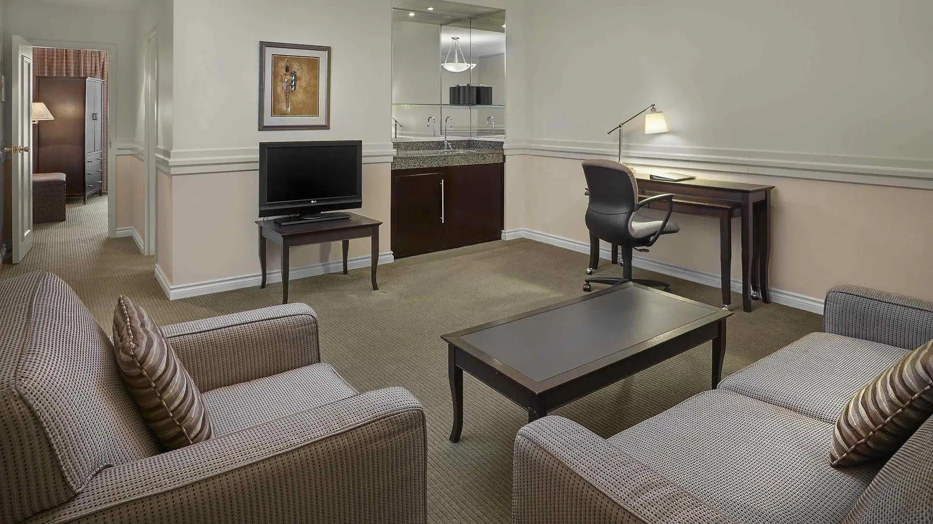 Delta Hotels By Marriott Edmonton Centre Suites