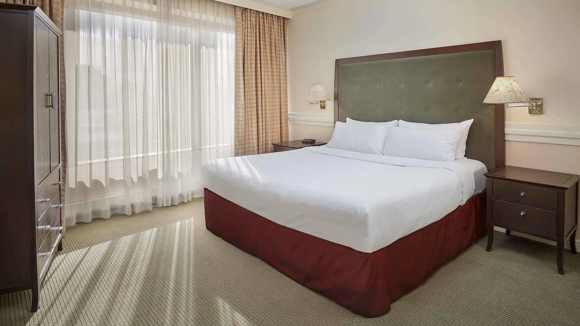 Delta Hotels By Marriott Edmonton Centre Suites