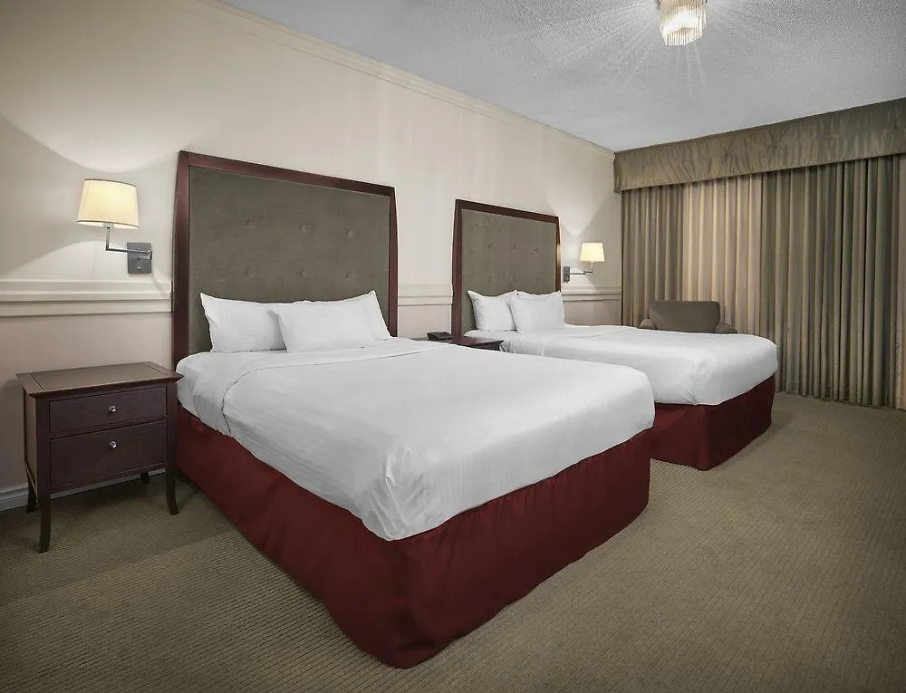 Delta Hotels By Marriott Edmonton Centre Suites 4*,