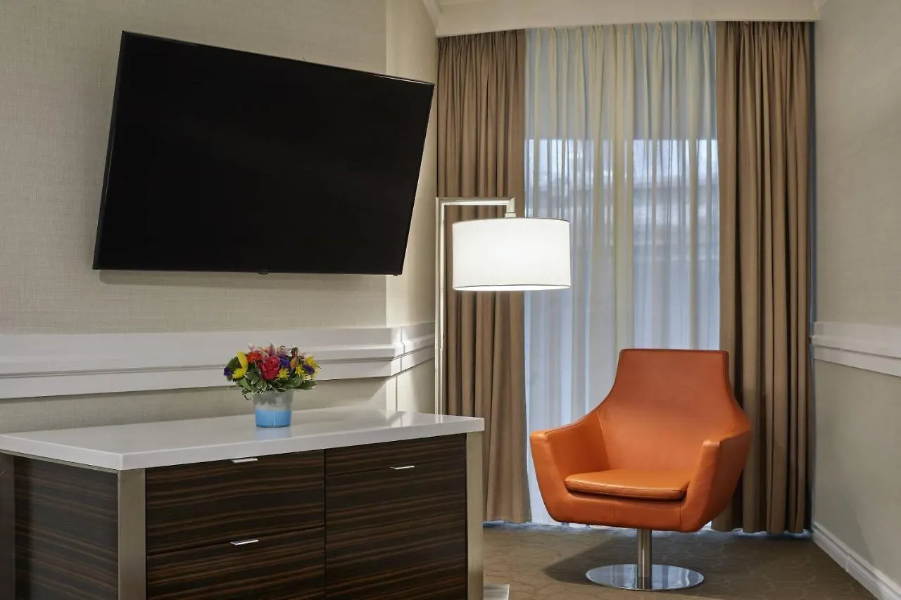 Delta Hotels By Marriott Edmonton Centre Suites Canada