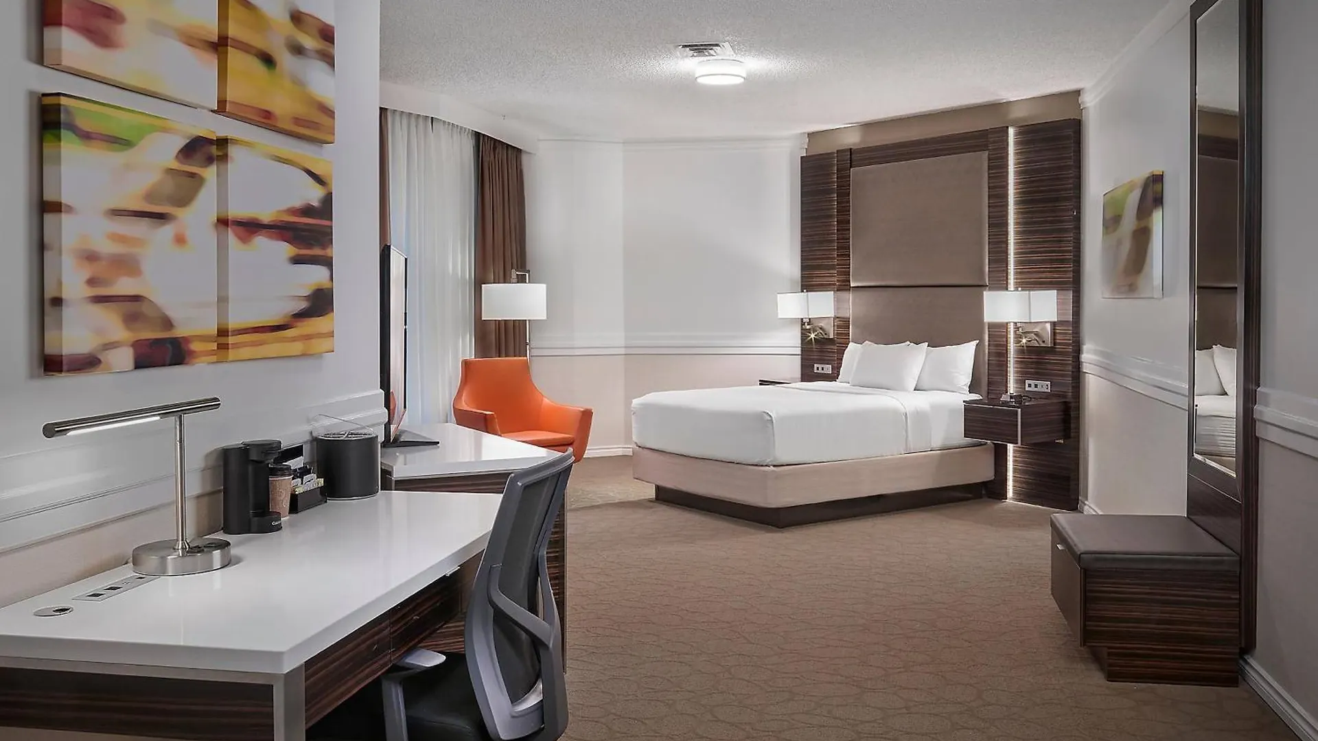 Delta Hotels By Marriott Edmonton Centre Suites