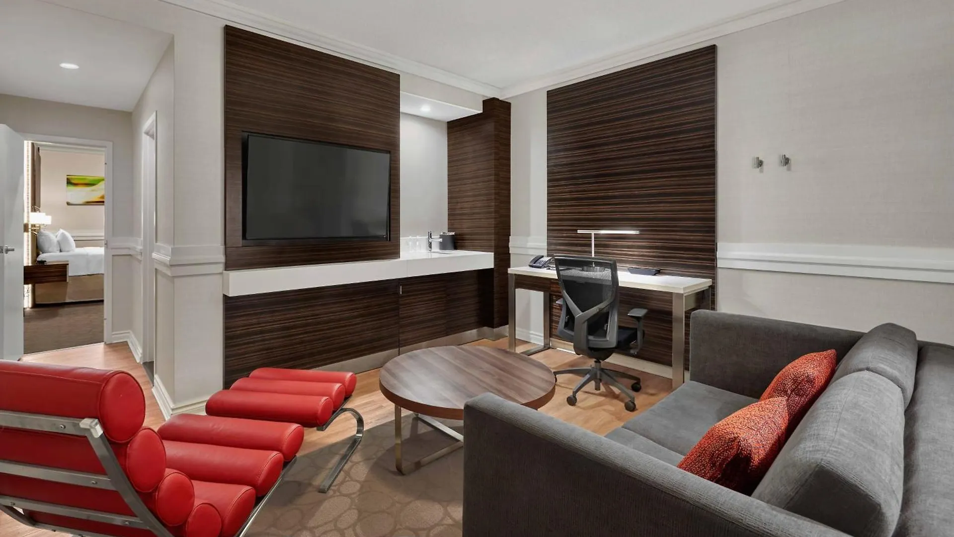 Delta Hotels By Marriott Edmonton Centre Suites