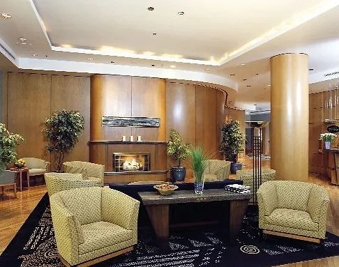 Delta Hotels By Marriott Edmonton Centre Suites 4*,