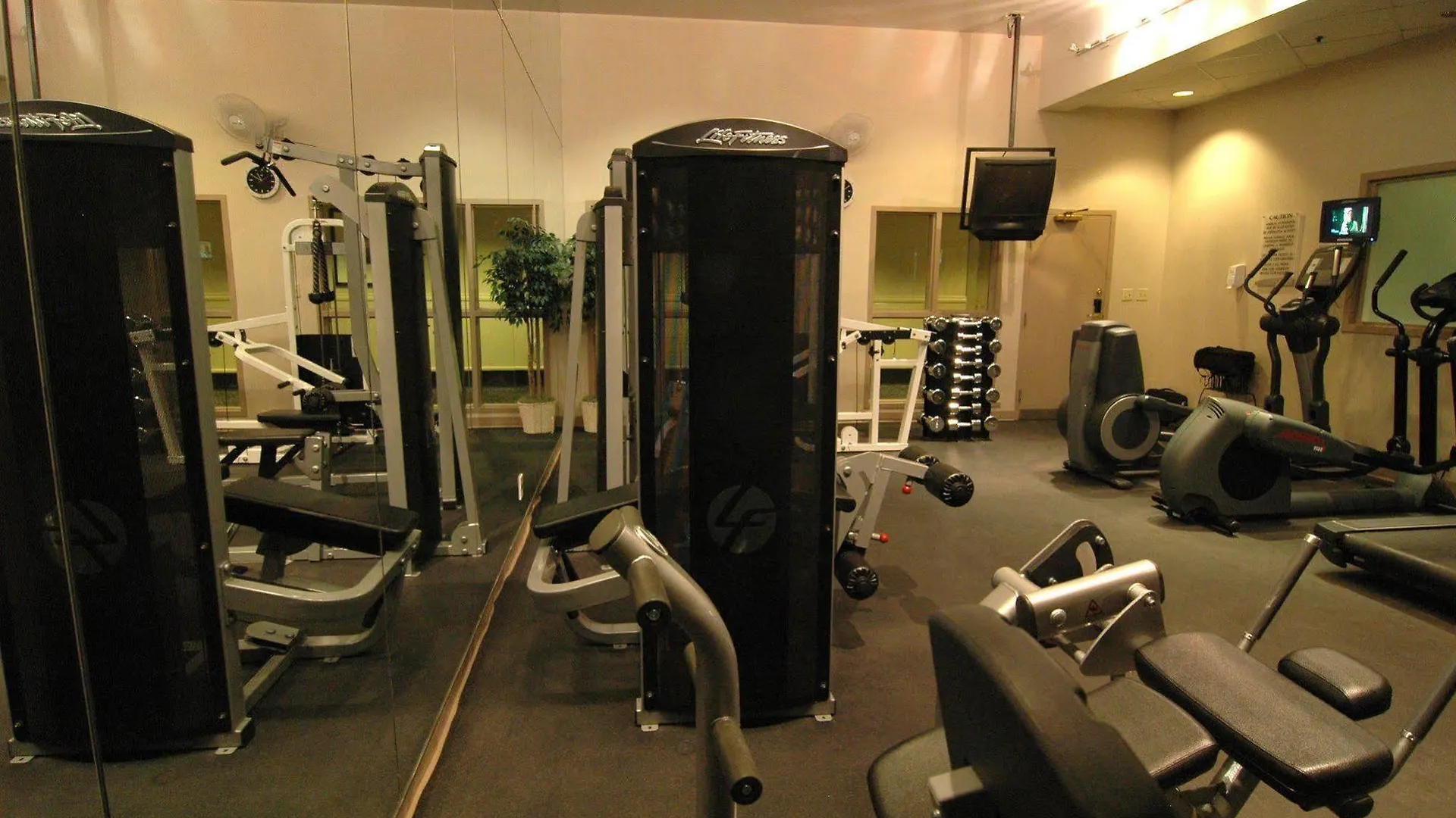 Delta Hotels By Marriott Edmonton Centre Suites 4*,  Canada