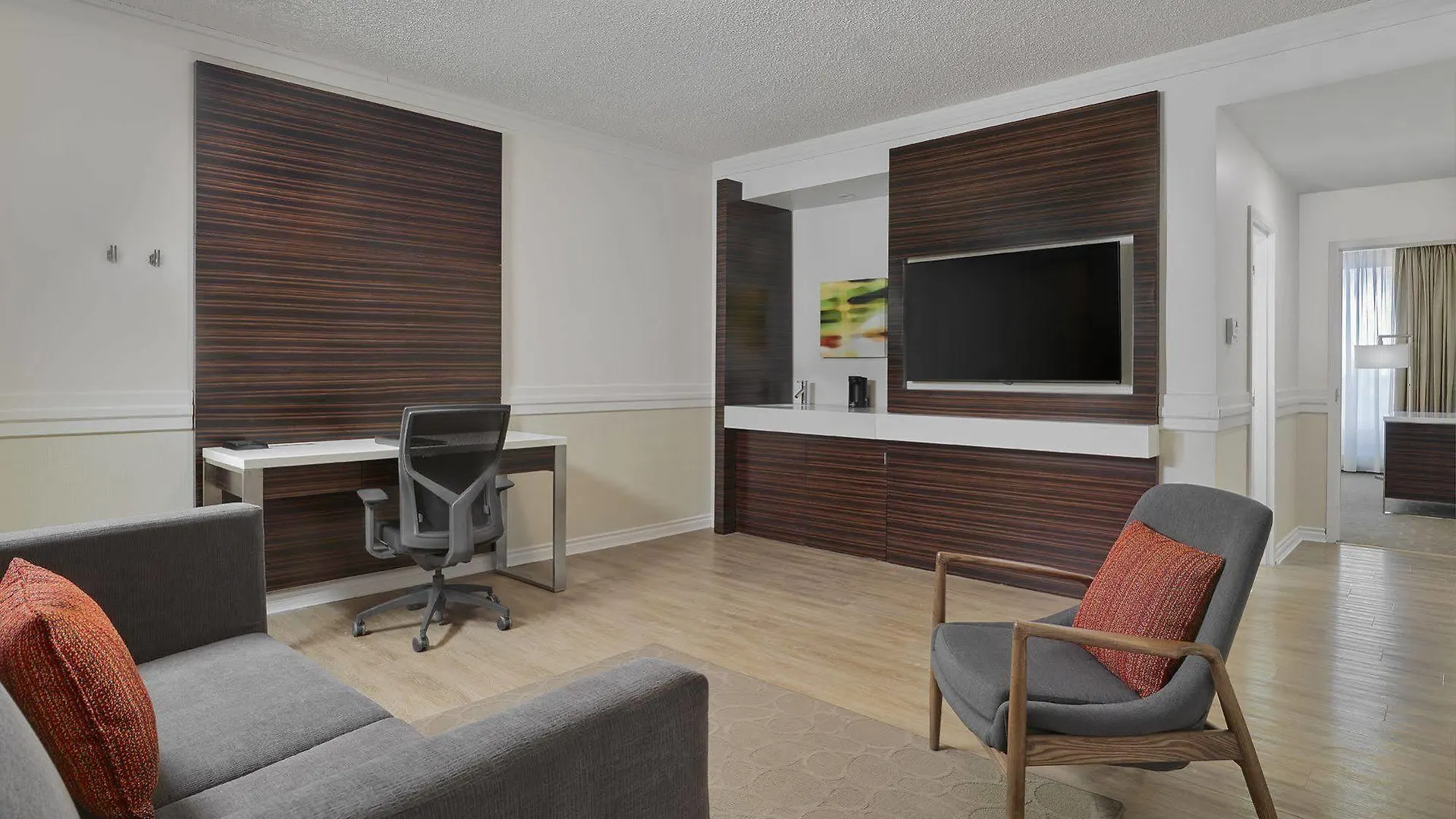 Delta Hotels By Marriott Edmonton Centre Suites